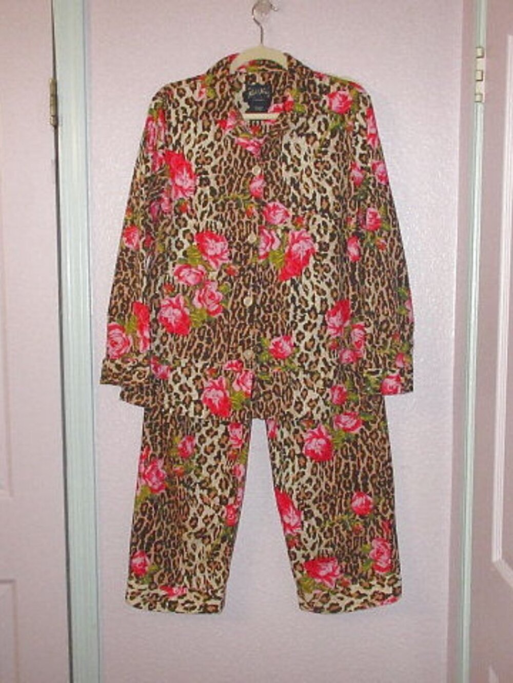 Nick & Nora Leopard Rose Pajama Set Size S Top & Pants 2 Piece Cotton Floral EUC